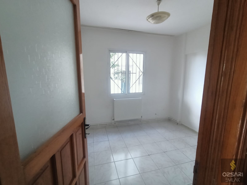 BORNOVA İNÖNÜ MAHALLESİNDE 3+1 DOĞALGAZLI KİRALIK DAİRE