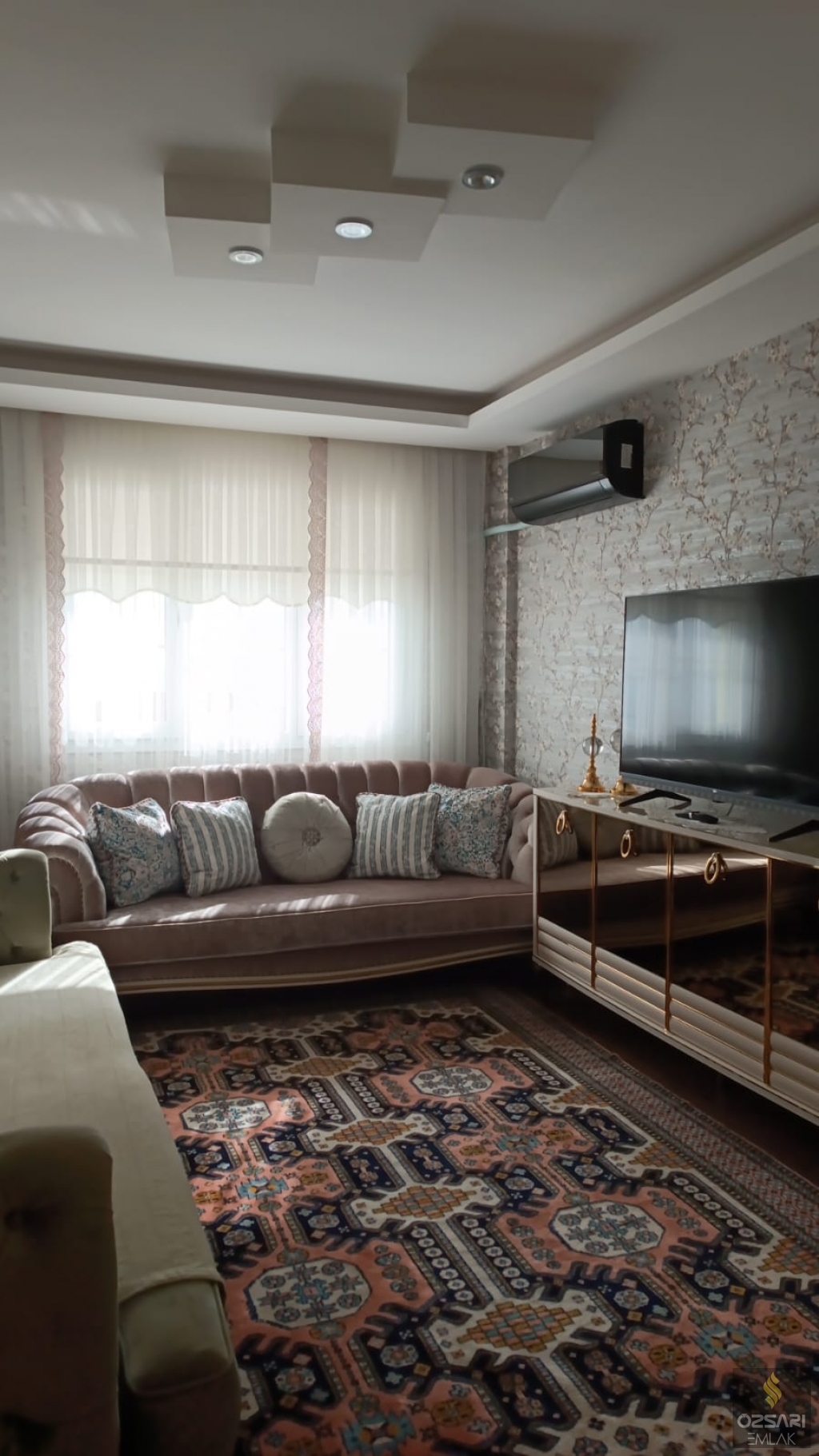 BORNOVA İNÖNÜ MAH. 5 KATLI SATILIK BİNA