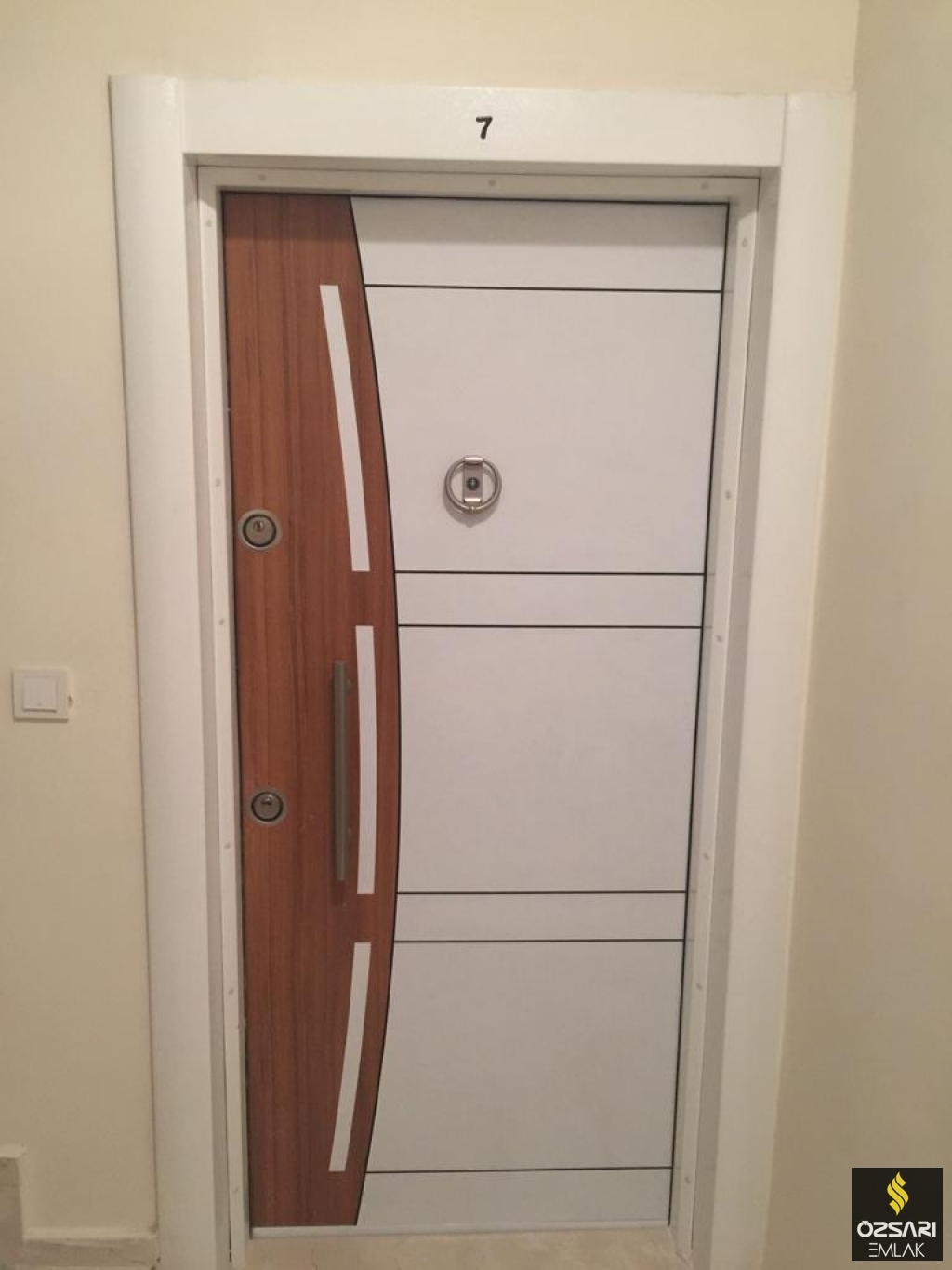 Bayraklı Çay mahallesinde 2+1 Satılık Daire