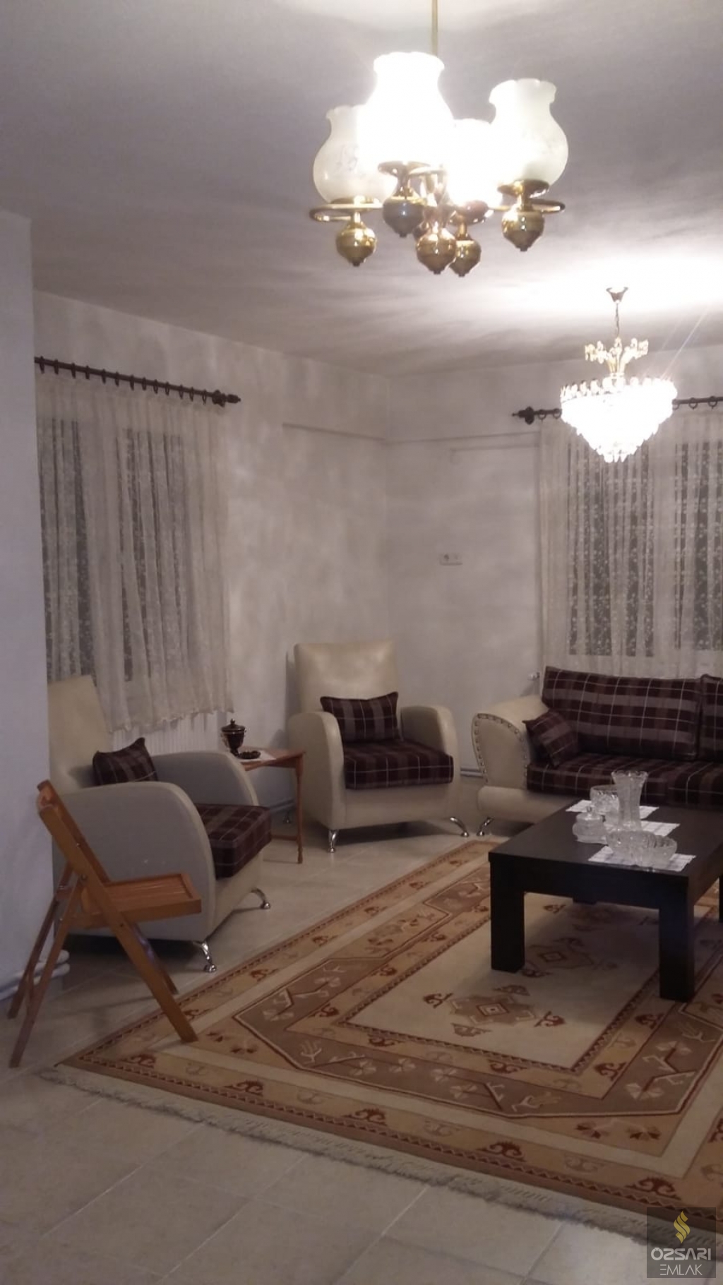 Bornova İnönü mahallesinde köşe 4cephe özel yapım komple satılık bina