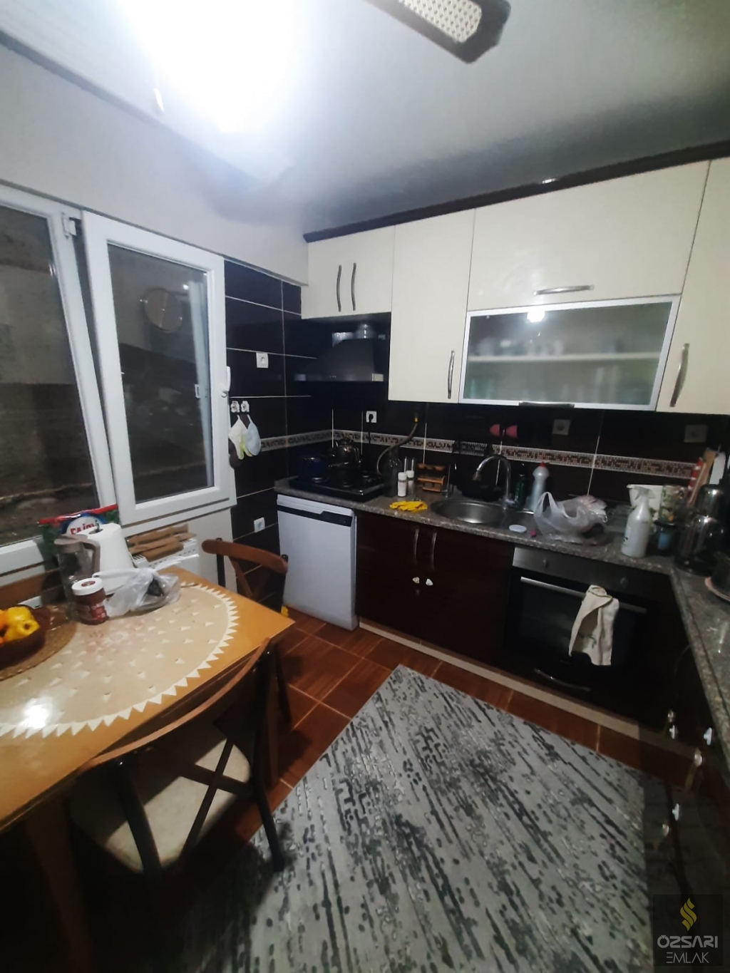 BORNOVA ATATÜRK MAH. KOMPLE SATILIK 4 KATLI BİNA