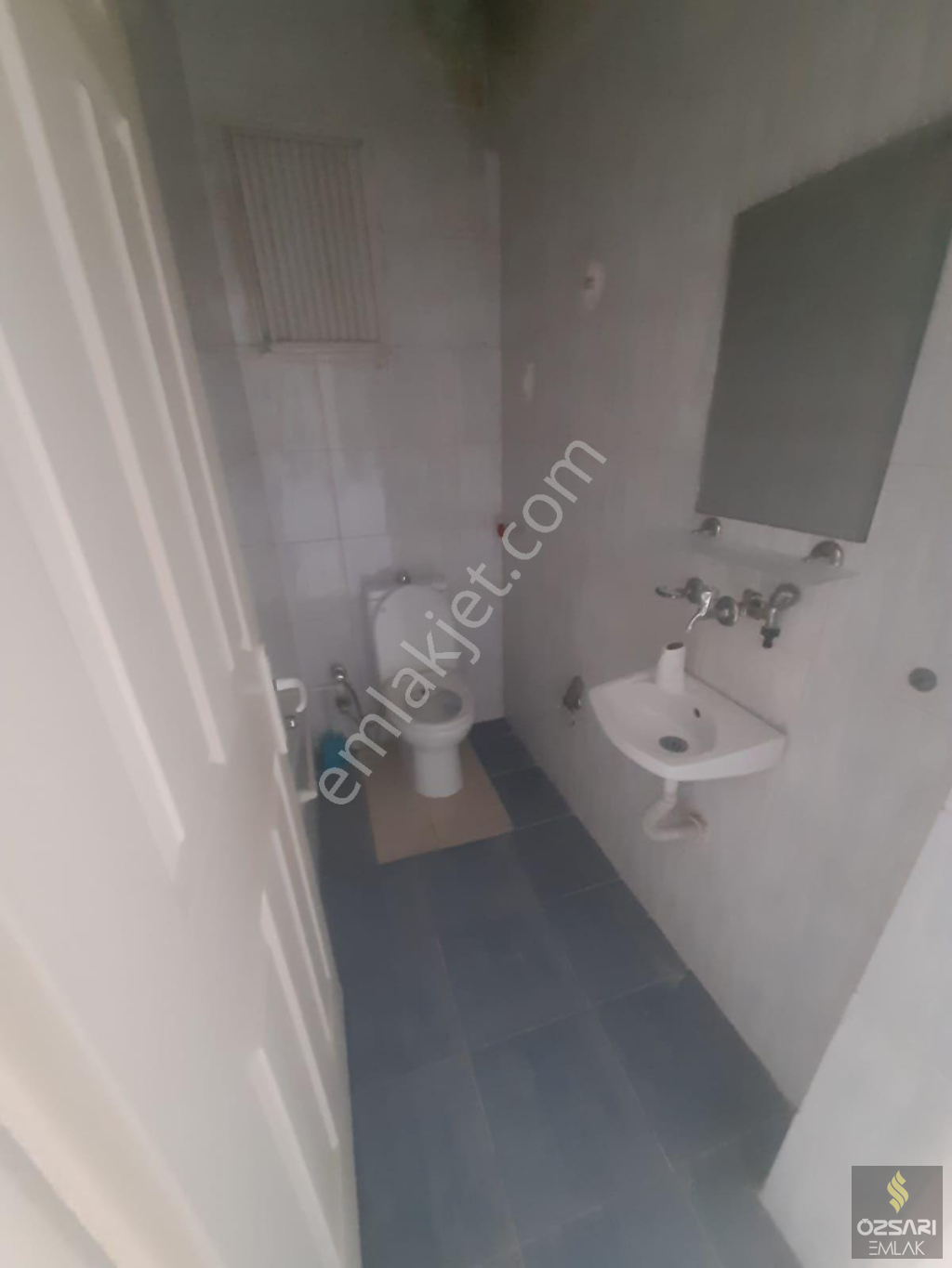 Bornova İnönü mah. 3+1 doğalgazlı klimalı kiralık Daire