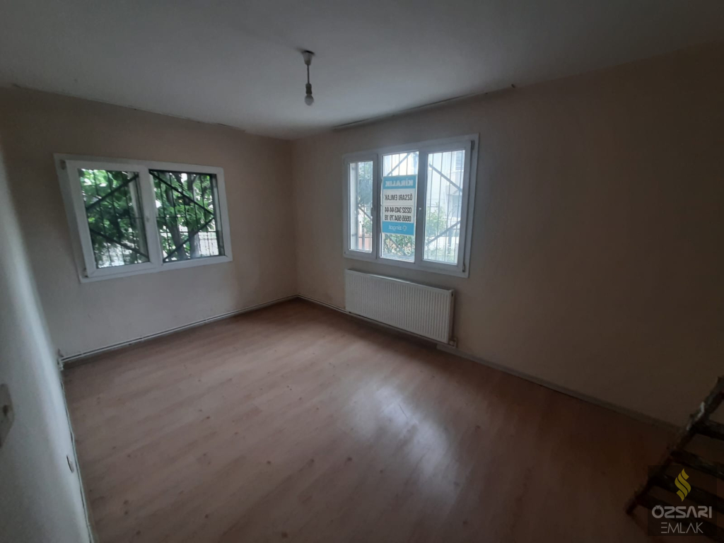 Bornova Atatürk mah. merkezinde 2+1 kiralık Doğalgazlı Daire