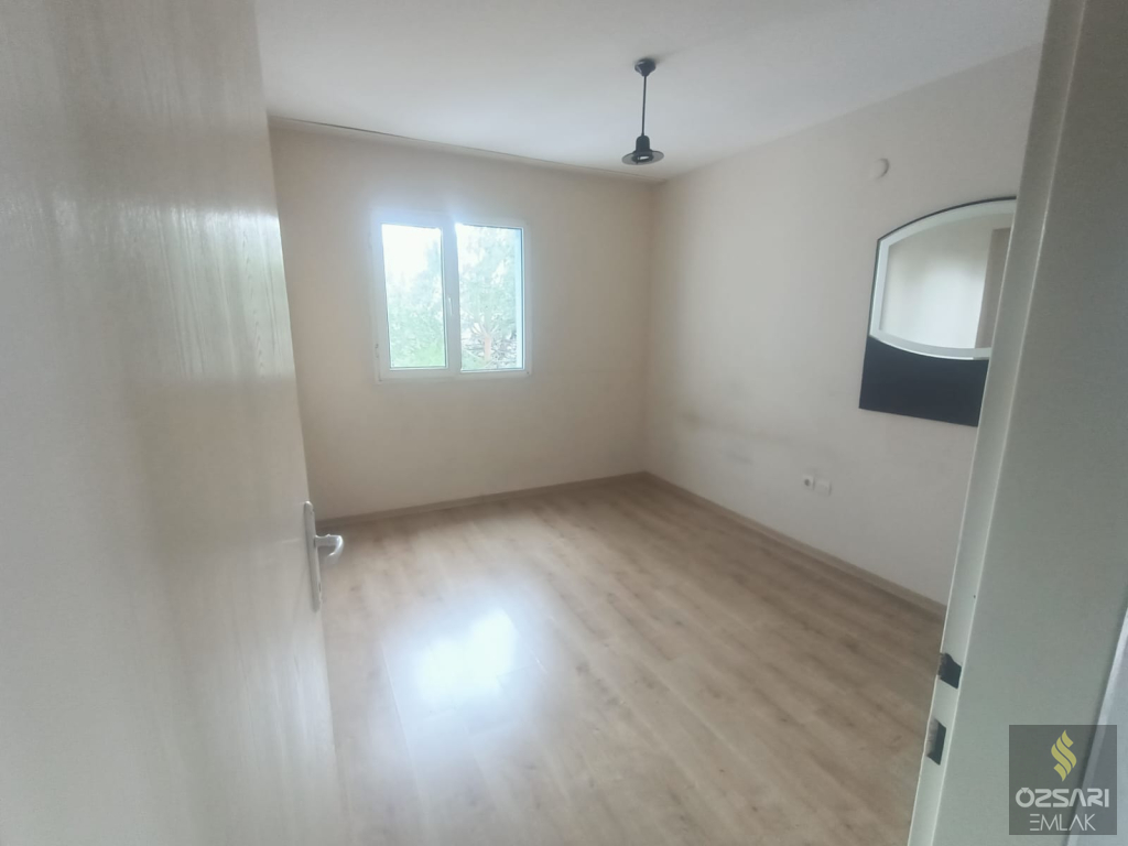 BORNOVA EVKA 4 2+1 GÜNEY CEPHE  KİRALIK DAİRE