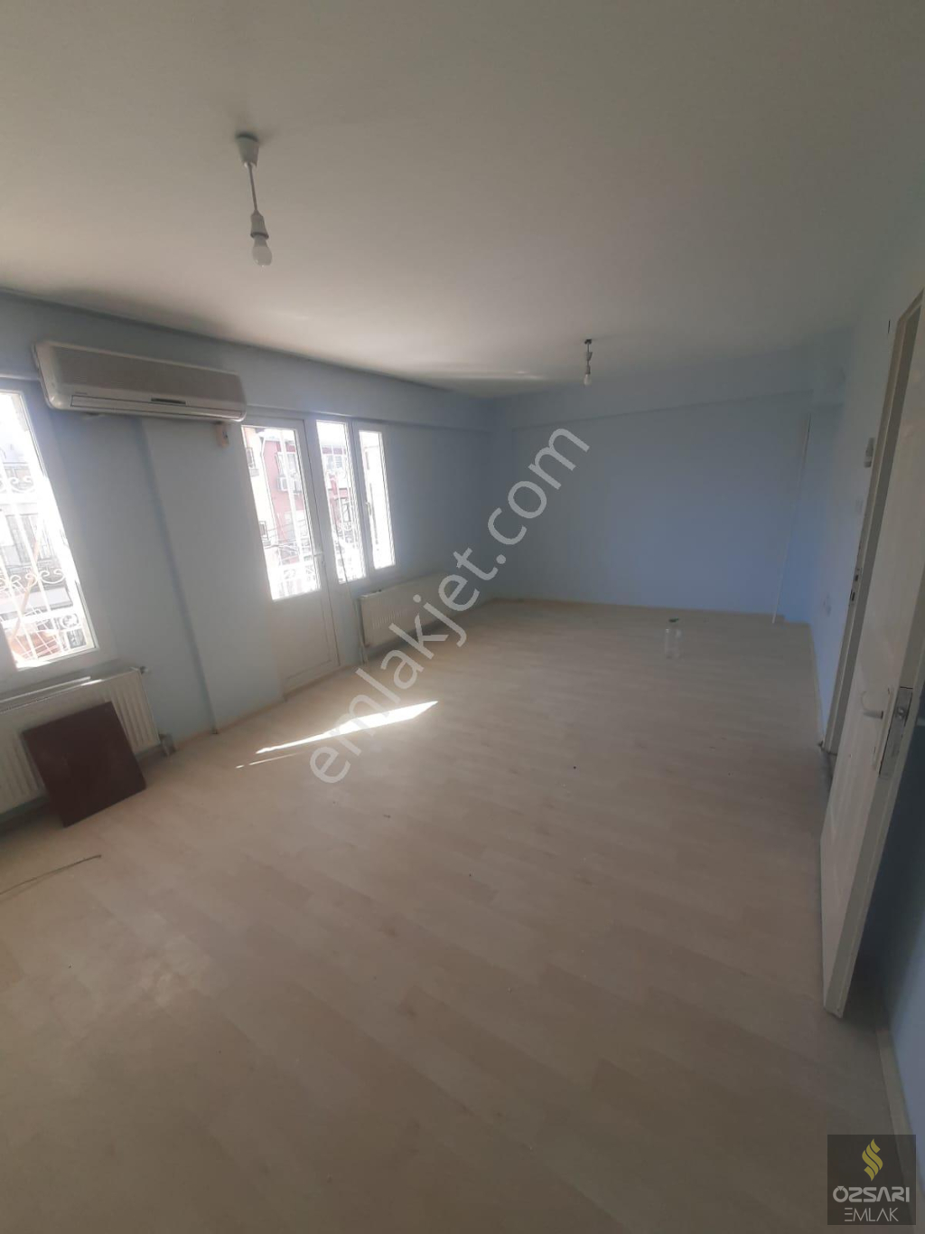 Bornova İnönü mah. 3+1 doğalgazlı klimalı kiralık Daire