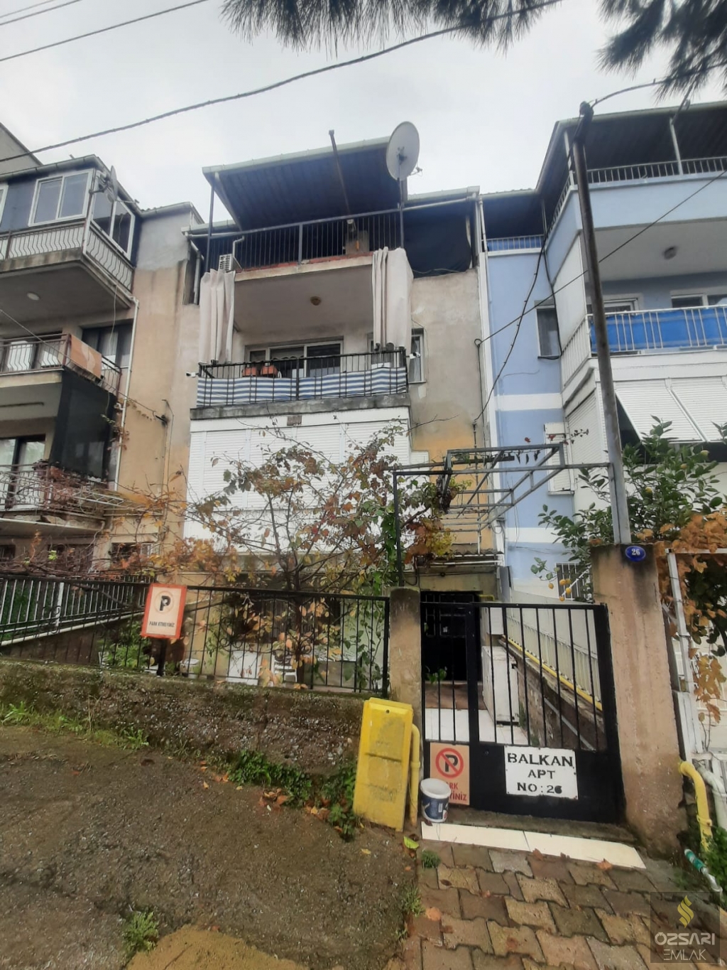 BORNOVA ATATÜRK MAH. KOMPLE SATILIK 4 KATLI BİNA