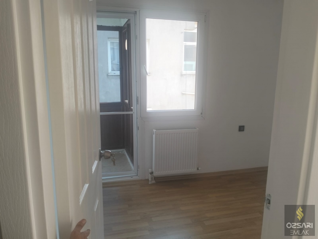 BORNOVA İNÖNÜ MAHALLESİNDE FULL YAPILI GÜNEY CEPHE KİRALIK DAİRE