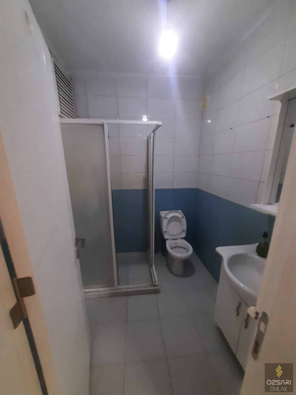 Bornova Atatürk mah. merkezinde 2+1 kiralık Doğalgazlı Daire