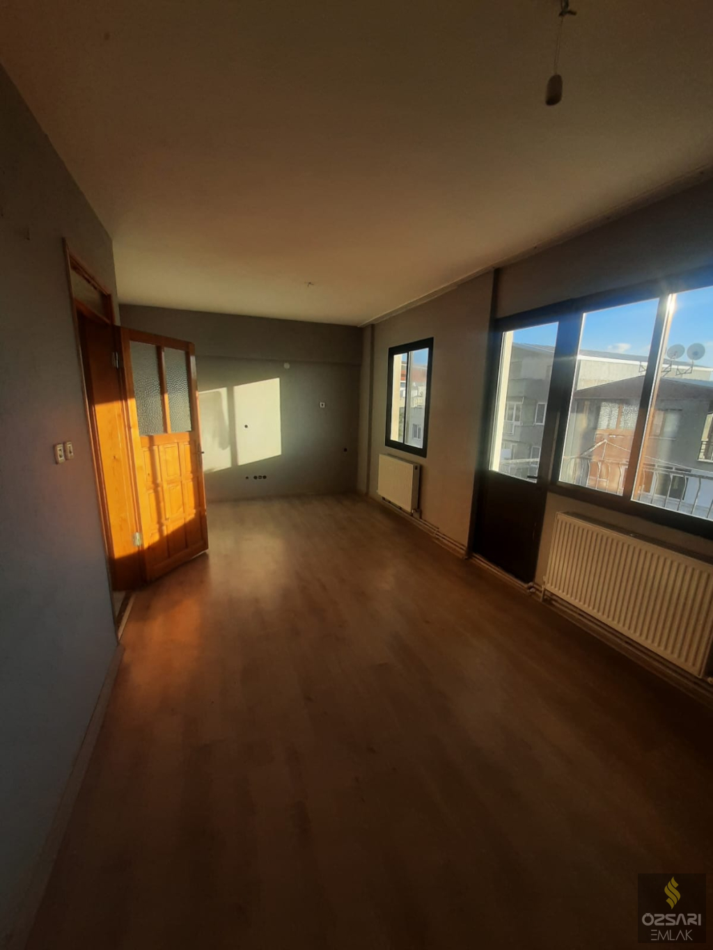 Bornova İnönü mah. 2+1 doğalgazlı kiralık Daire