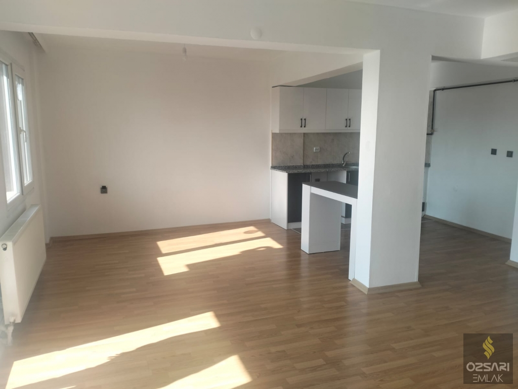 BORNOVA İNÖNÜ MAHALLESİNDE FULL YAPILI GÜNEY CEPHE KİRALIK DAİRE
