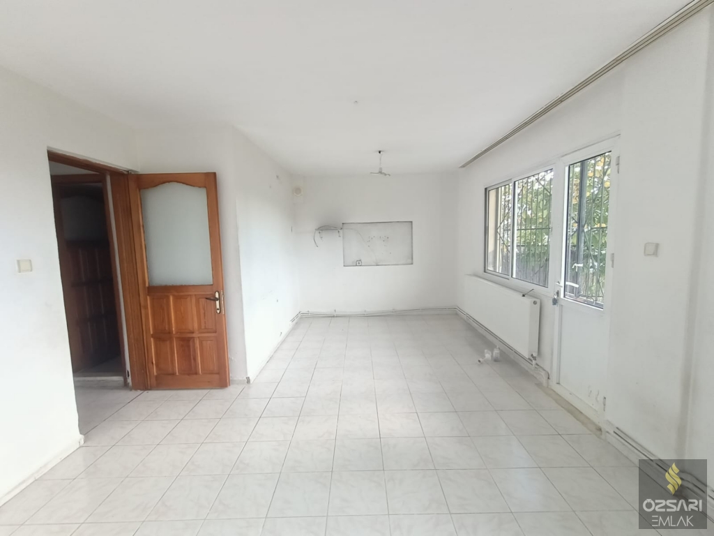 BORNOVA İNÖNÜ MAHALLESİNDE 3+1 DOĞALGAZLI KİRALIK DAİRE