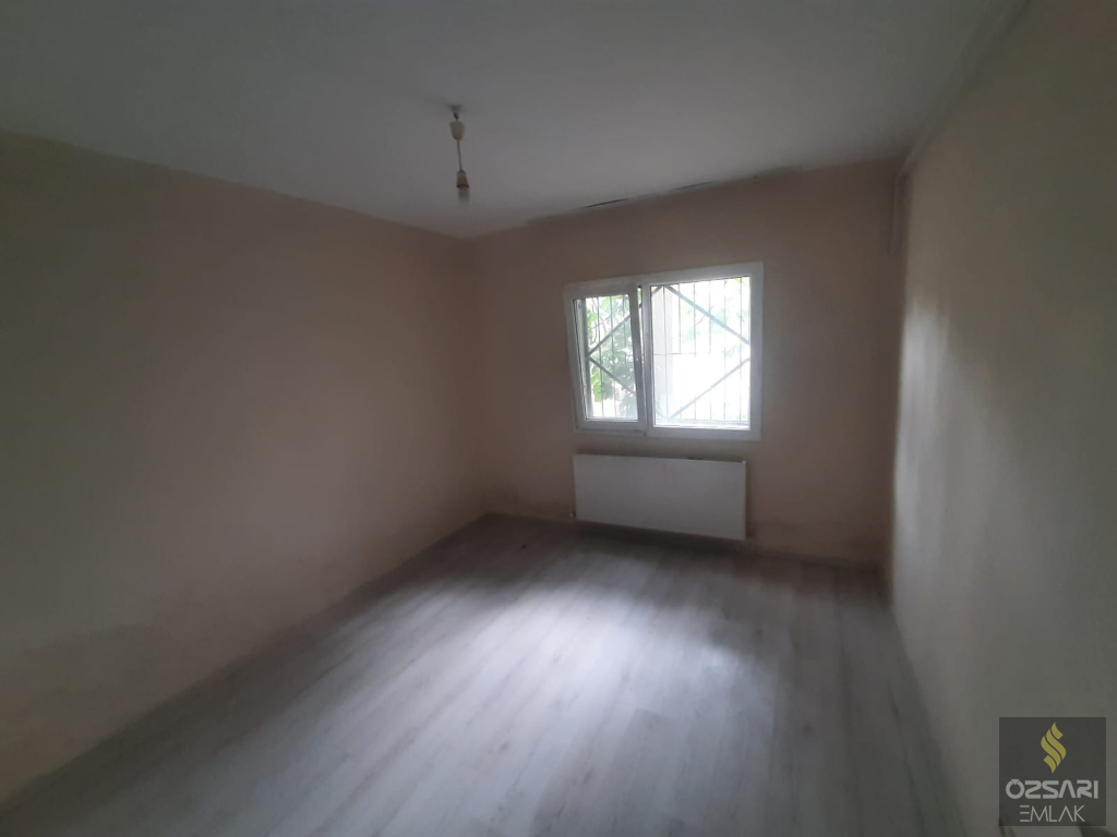 Bornova Atatürk mah. merkezinde 2+1 kiralık Doğalgazlı Daire