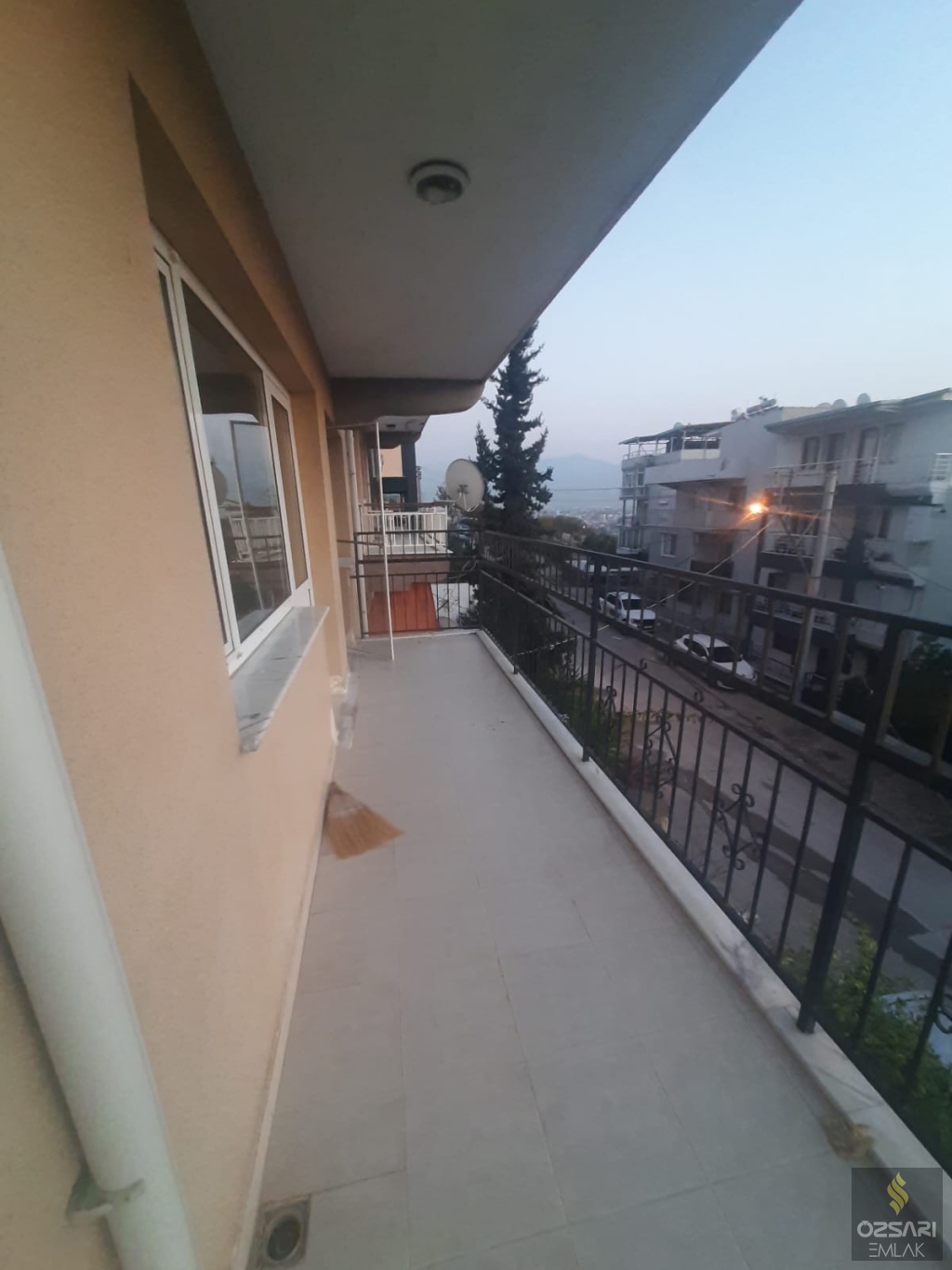 Bornova Atatürk mah. 3+1 doğalgazlı kiralık Daire