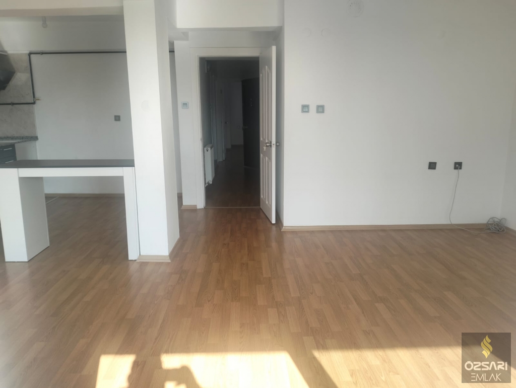 BORNOVA İNÖNÜ MAHALLESİNDE FULL YAPILI GÜNEY CEPHE KİRALIK DAİRE