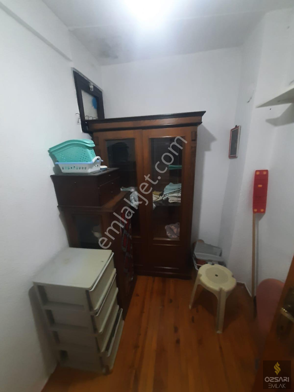 Bornova Atatürk mah. Eşyalı, doğalgazlı 3+1 kiralık Daire...