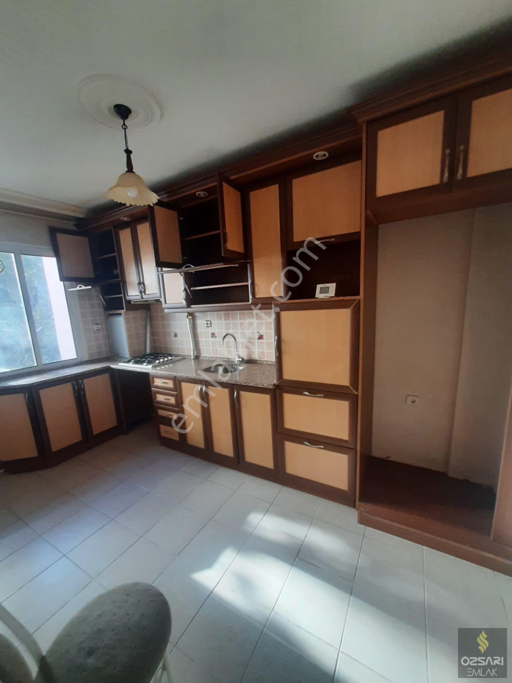 Bornova İnönü mah. 3+1 doğalgazlı kiralık Daire