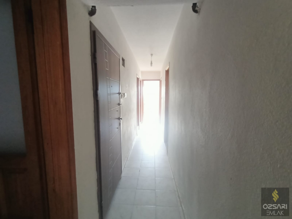 BORNOVA İNÖNÜ MAHALLESİNDE 3+1 DOĞALGAZLI KİRALIK DAİRE