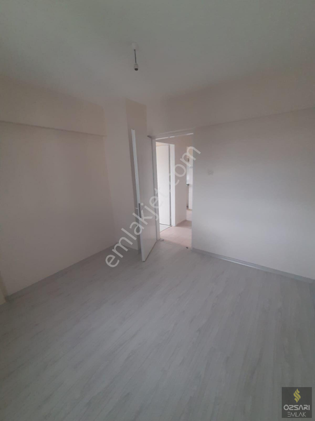 Bornova Evka4 2+1 kapalı Mutfak kiralık Daire
