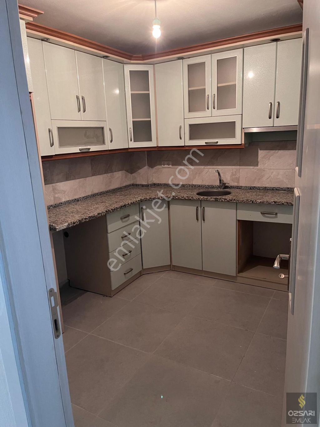 BORNOVA ATATÜRK MAH. 3+1 DOĞALGAZLI DAİRE