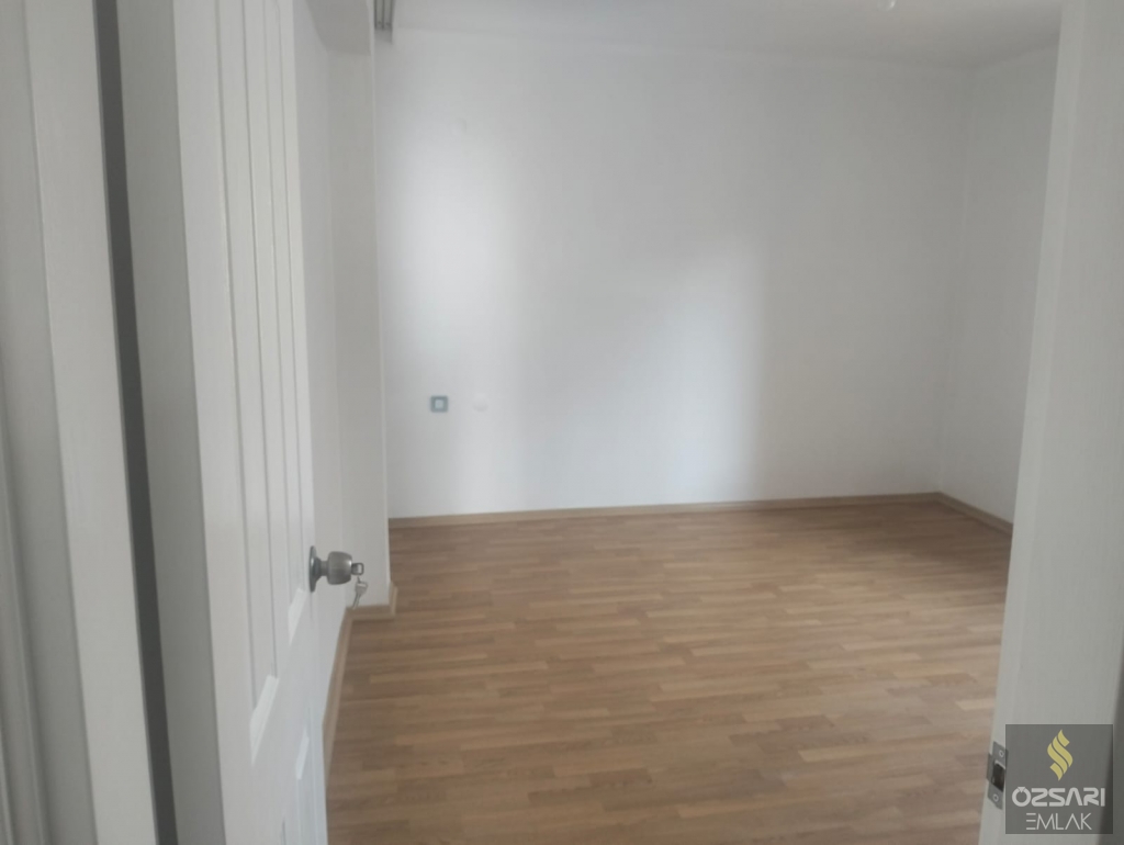 BORNOVA İNÖNÜ MAHALLESİNDE FULL YAPILI GÜNEY CEPHE KİRALIK DAİRE