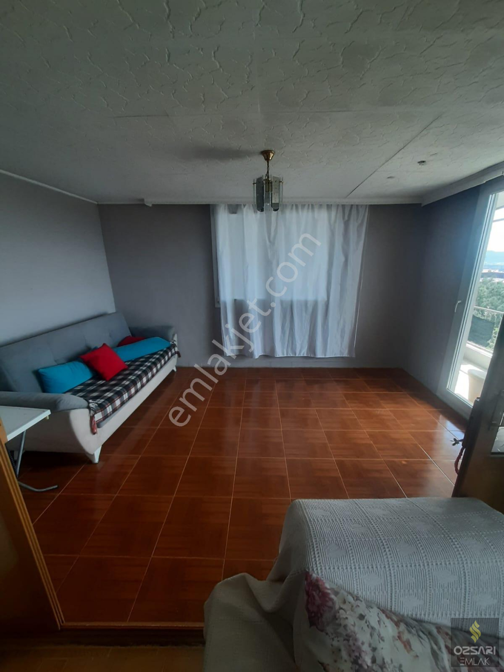 Bornova Atatürk mah. Eşyalı, doğalgazlı 3+1 kiralık Daire