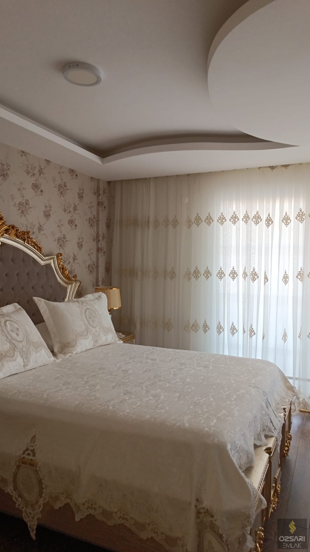 BORNOVA İNÖNÜ MAH. 5 KATLI SATILIK BİNA