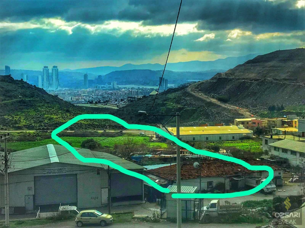 BORNOVA LAKA KÖYÜ SATILIK ARAZİ