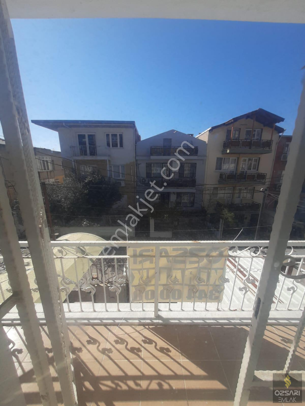 Bornova İnönü mah. 3+1 doğalgazlı klimalı kiralık Daire