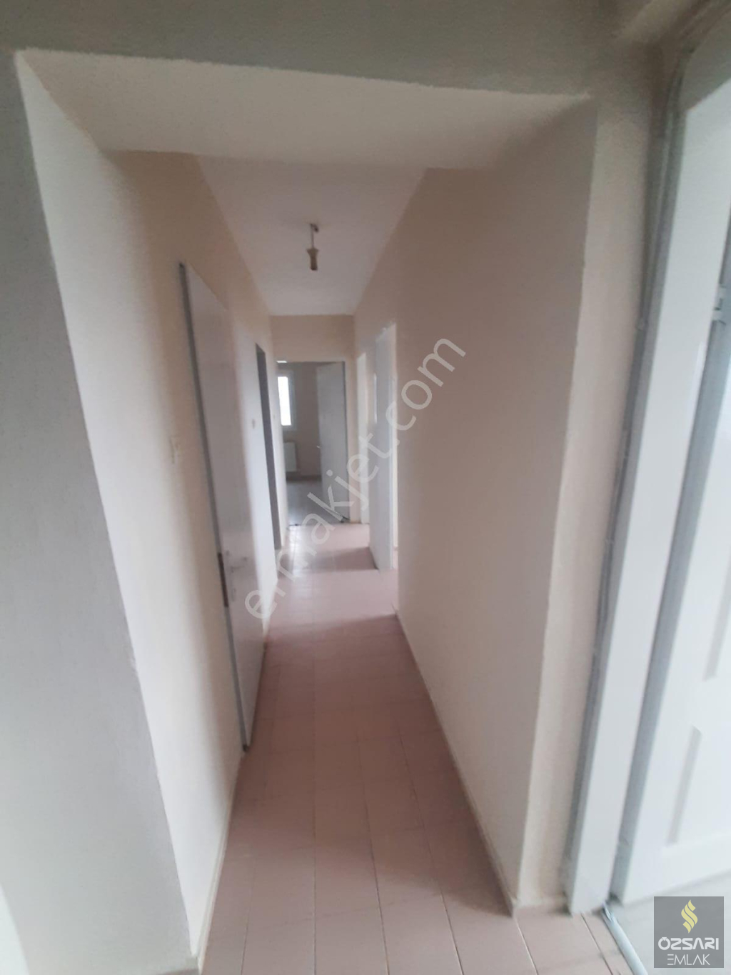 Bornova Evka4 2+1 kapalı Mutfak kiralık Daire