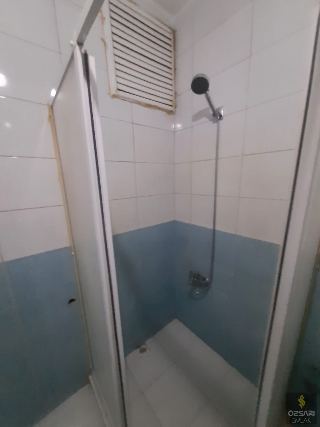 Bornova Atatürk mah. merkezinde 2+1 kiralık Doğalgazlı Daire