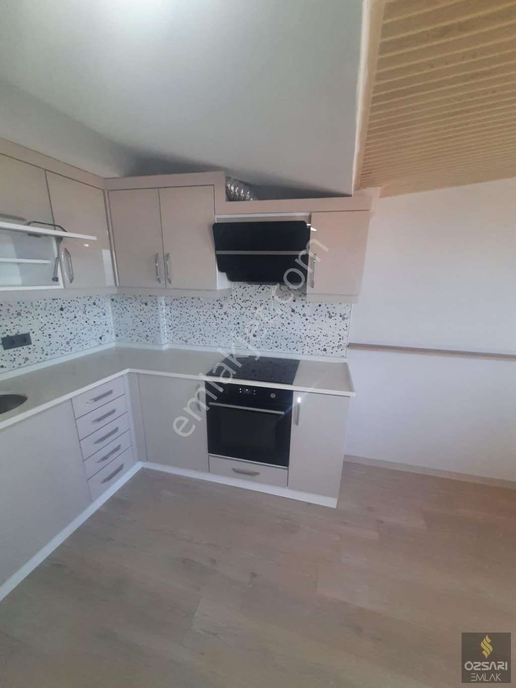 Bornova İnönü mah. 2+1 yeni yapılı kiralık Daire
