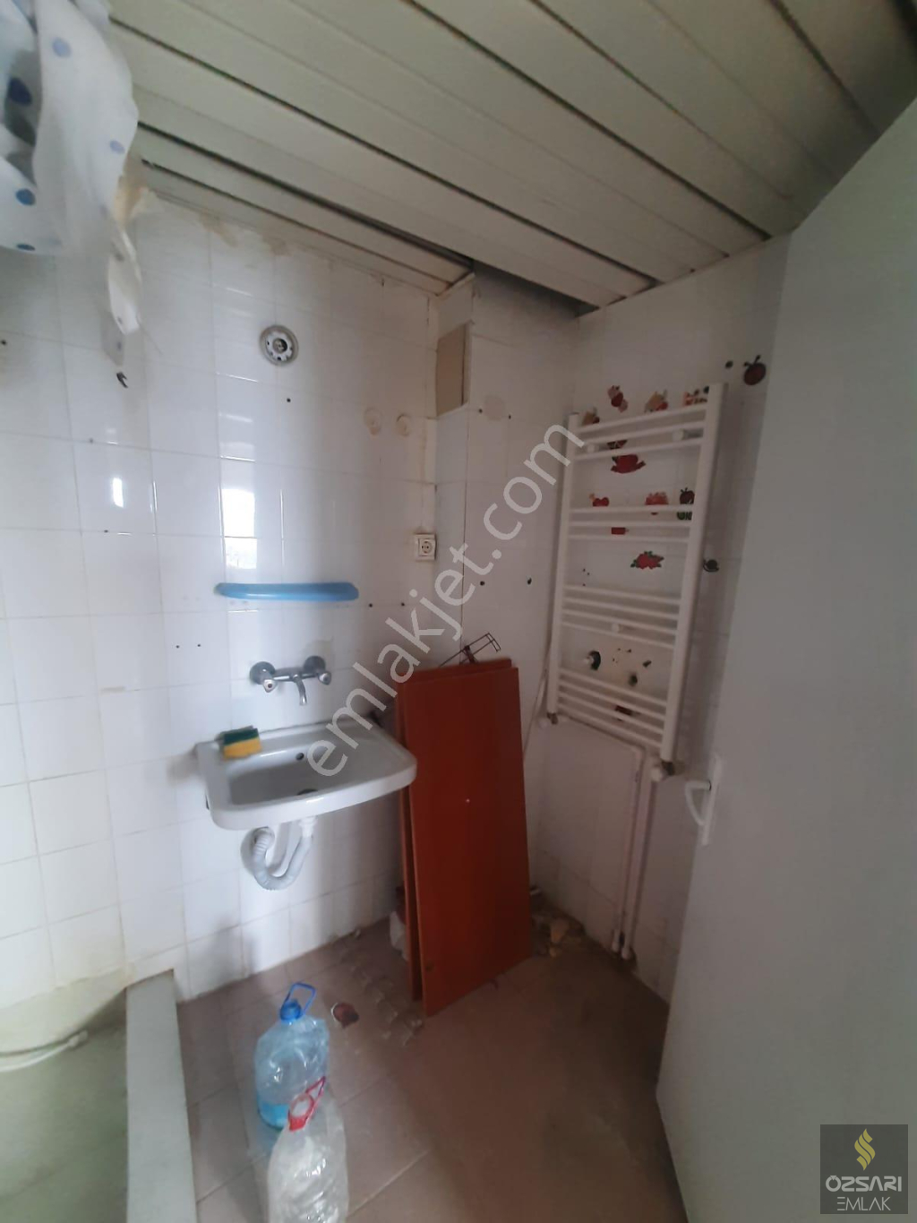 Bornova Evka4 2+1 kapalı Mutfak kiralık Daire