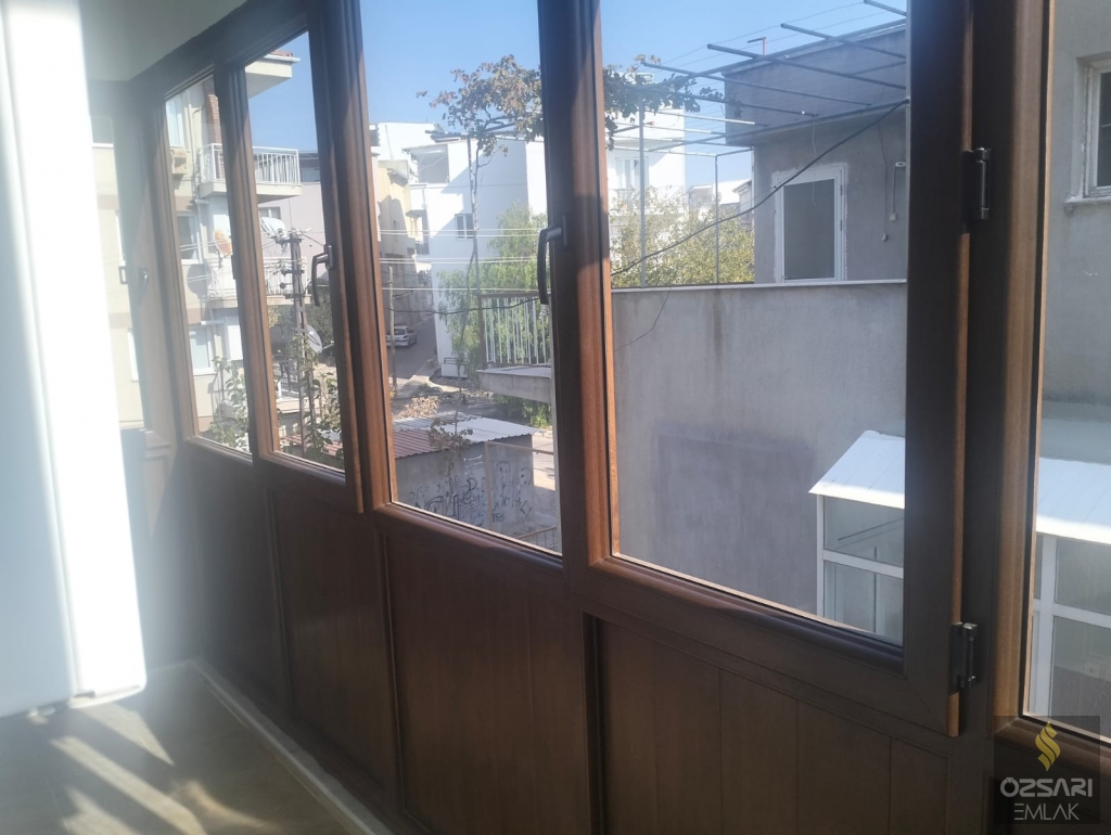 BORNOVA İNÖNÜ MAHALLESİNDE FULL YAPILI GÜNEY CEPHE KİRALIK DAİRE