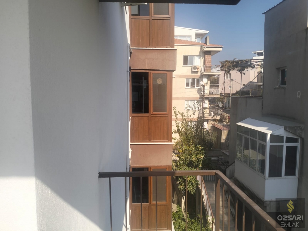 BORNOVA İNÖNÜ MAHALLESİNDE FULL YAPILI GÜNEY CEPHE KİRALIK DAİRE