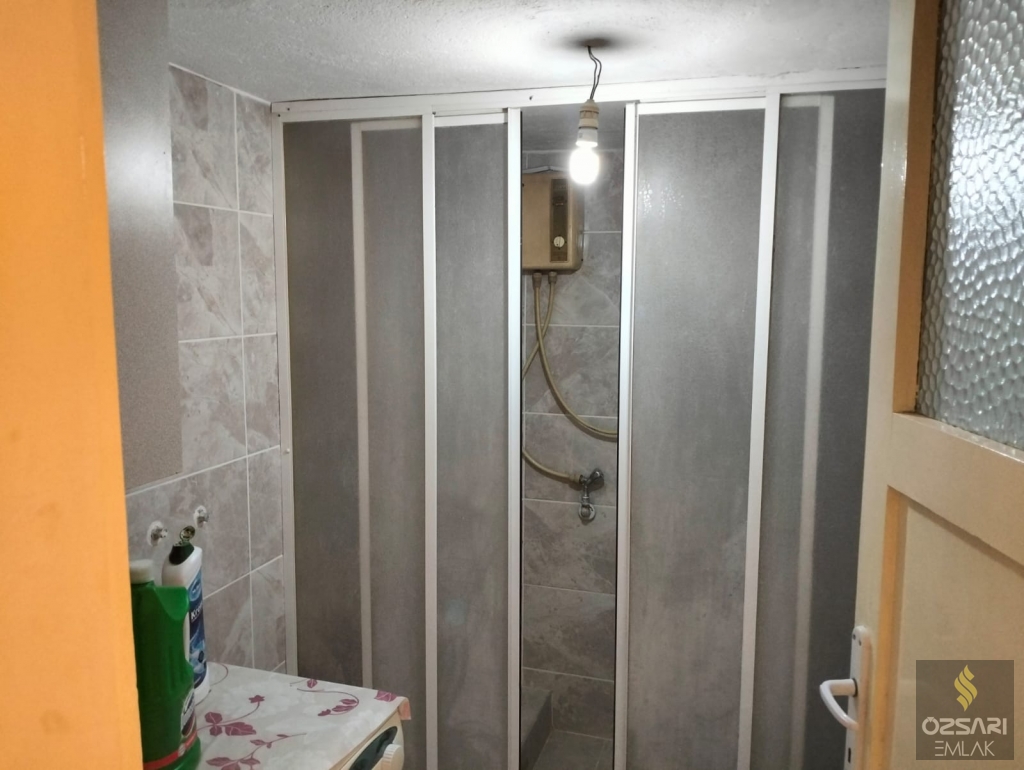 BORNOVA İNÖNÜ MAHALLESİNDE 2+1 EŞYALI DAİRE