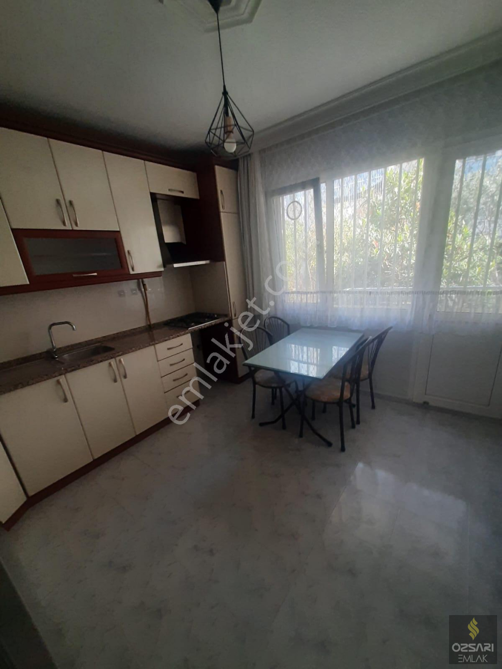 Bornova Atatürk mah. Eşyalı, doğalgazlı 2+1 kiralık Daire