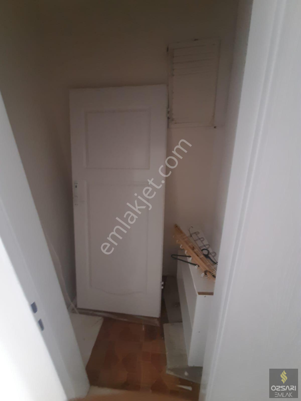 Bornova Evka4 2+1 kapalı Mutfak kiralık Daire