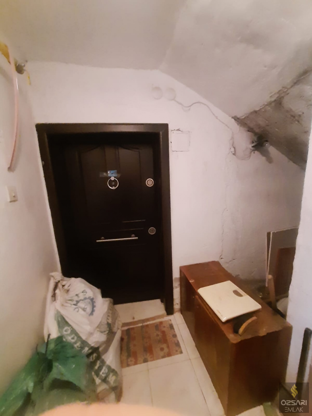 BORNOVA ATATÜRK MAH. KOMPLE SATILIK 4 KATLI BİNA