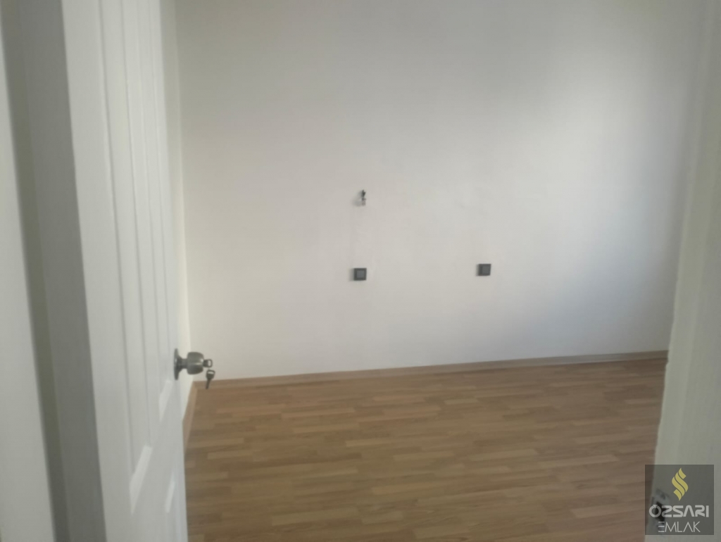 BORNOVA İNÖNÜ MAHALLESİNDE FULL YAPILI GÜNEY CEPHE KİRALIK DAİRE