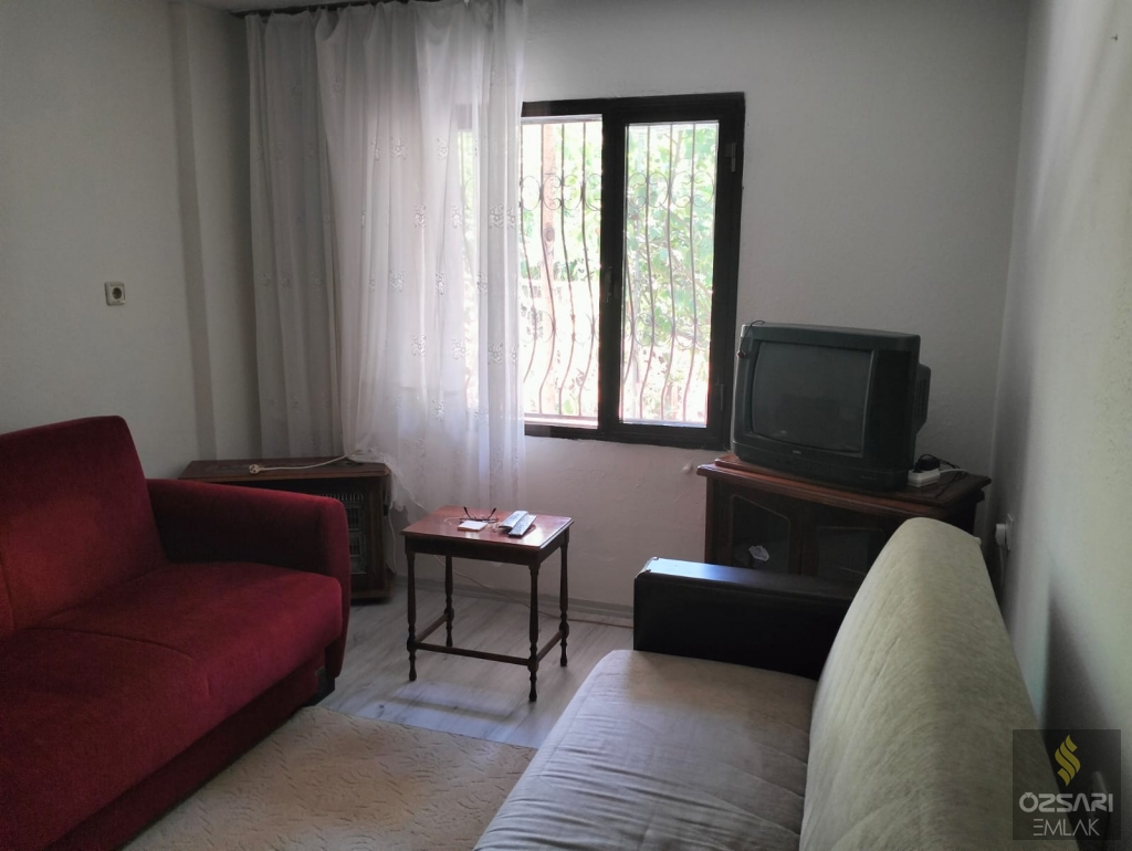BORNOVA İNÖNÜ MAHALLESİNDE 2+1 EŞYALI DAİRE