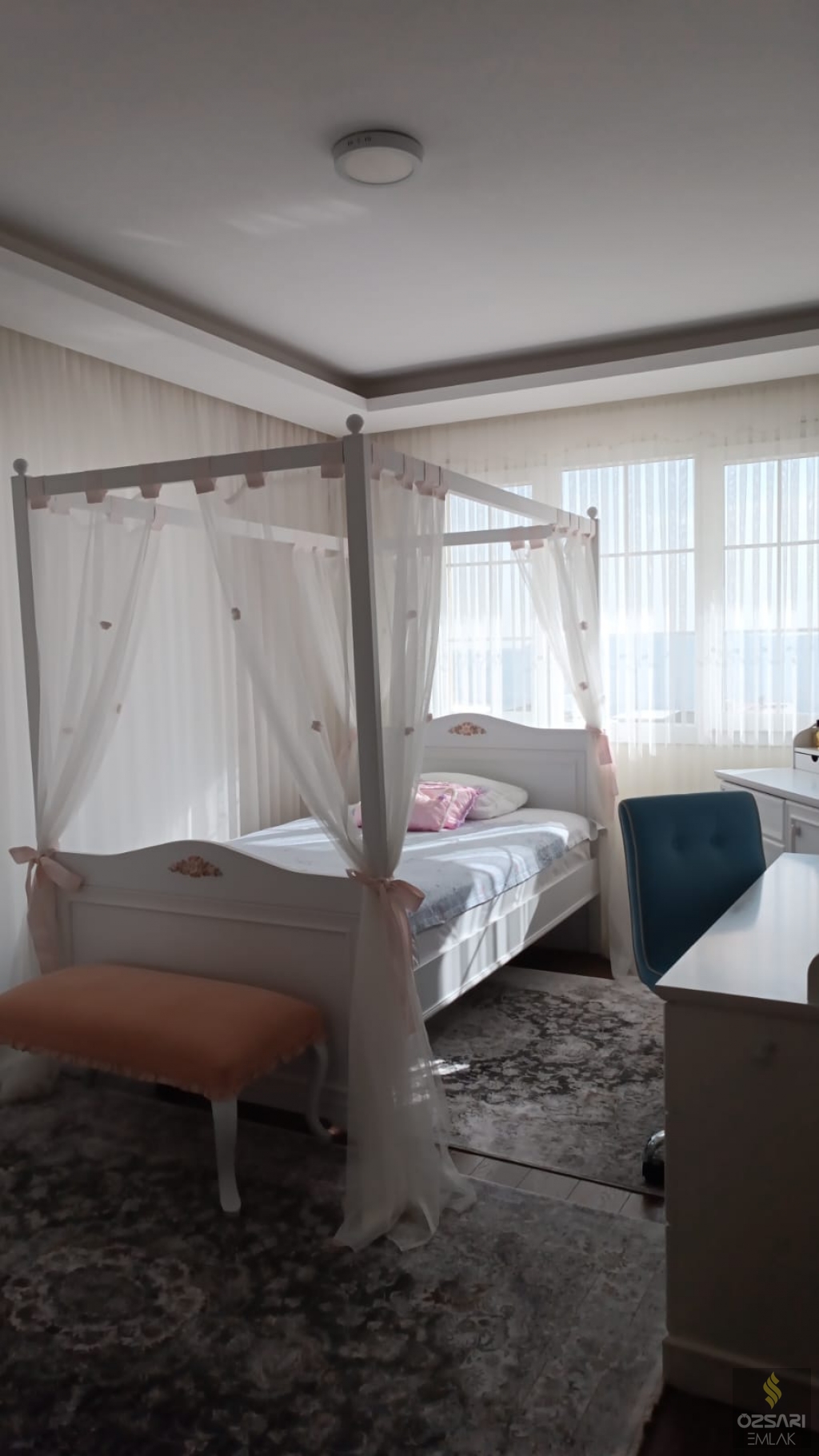 BORNOVA İNÖNÜ MAH. 5 KATLI SATILIK BİNA