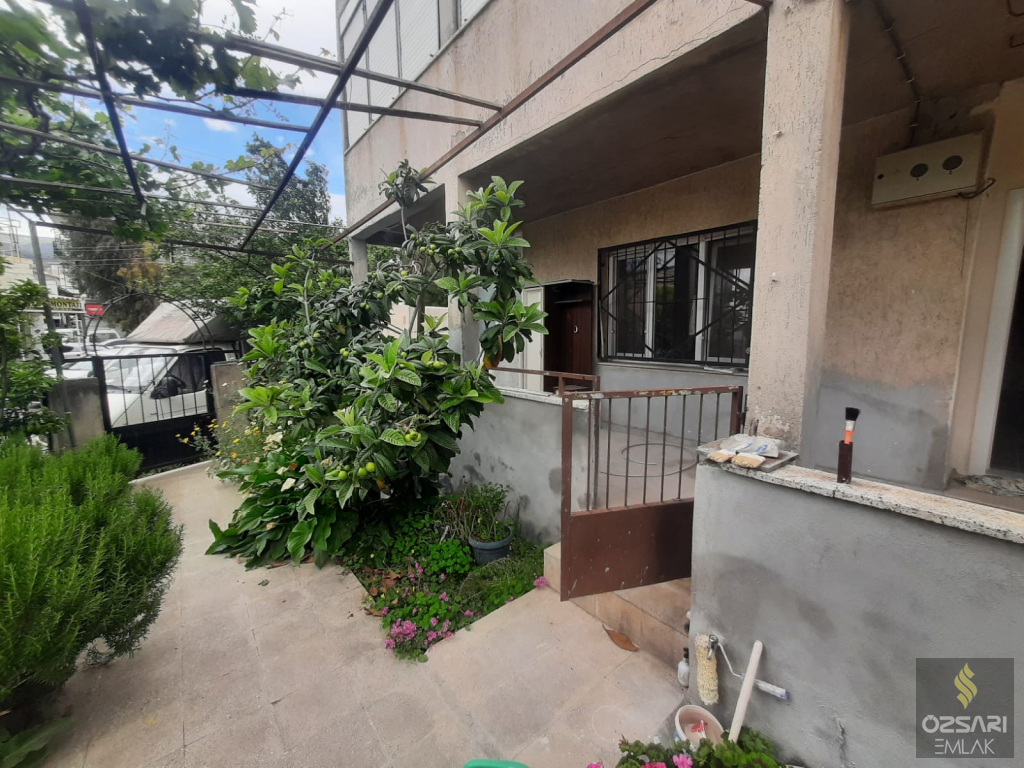 Bornova Atatürk mah. merkezinde 2+1 kiralık Doğalgazlı Daire