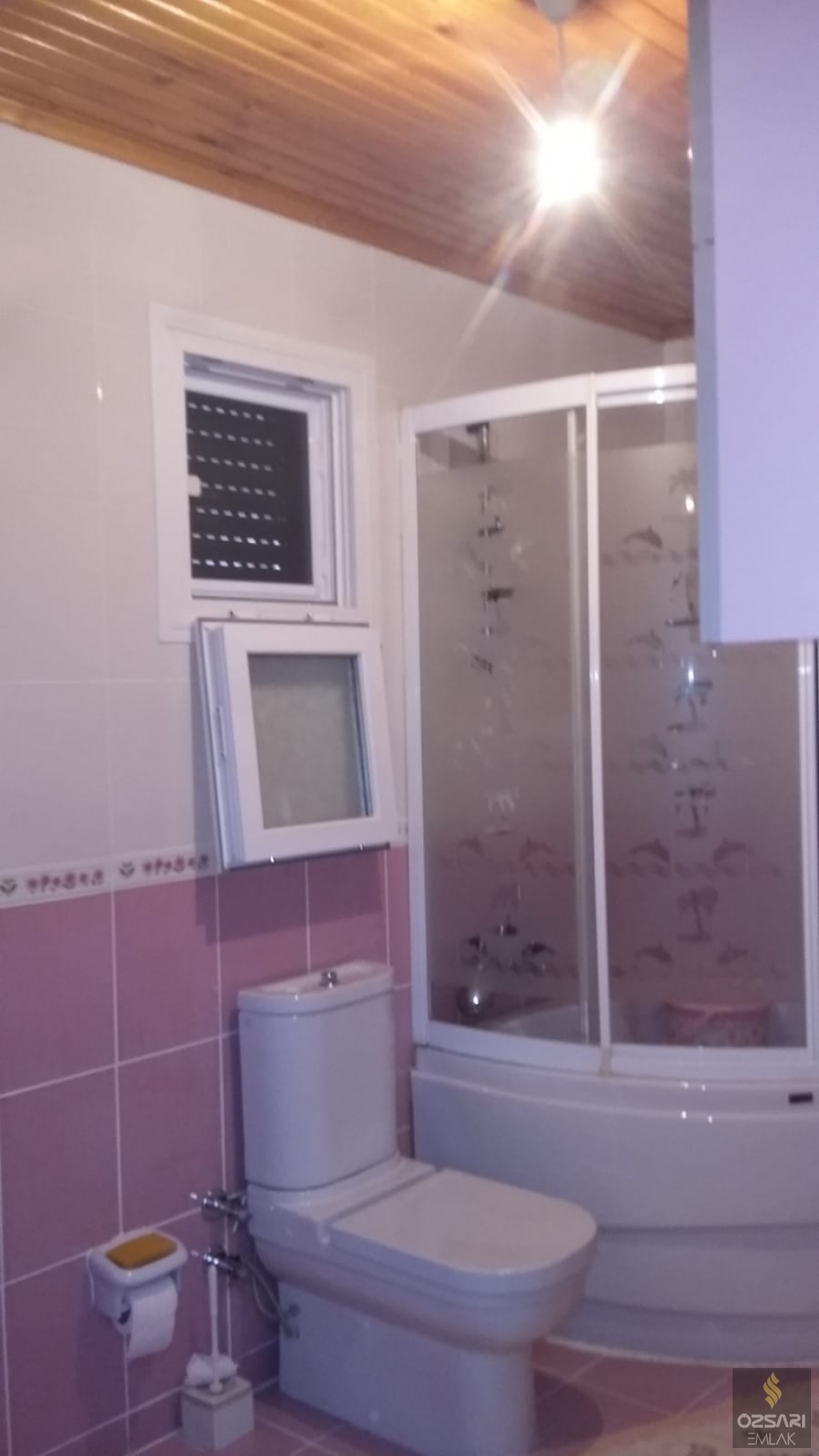Bornova İnönü mahallesinde köşe 4cephe özel yapım komple satılık bina