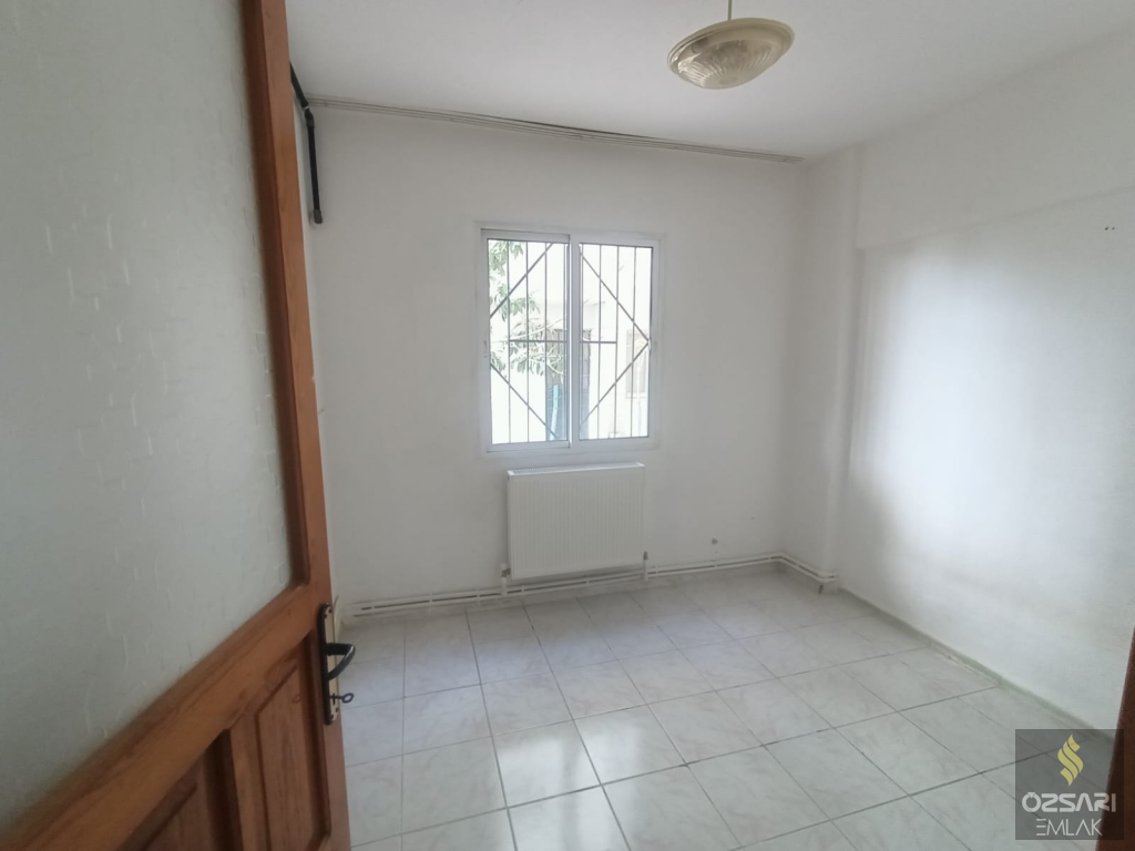 BORNOVA İNÖNÜ MAHALLESİNDE 3+1 DOĞALGAZLI KİRALIK DAİRE