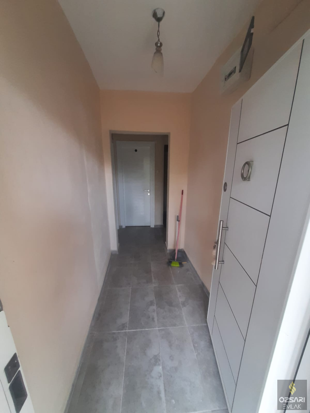 Bornova Atatürk mah. merkezinde 2+1 kiralık Doğalgazlı Daire