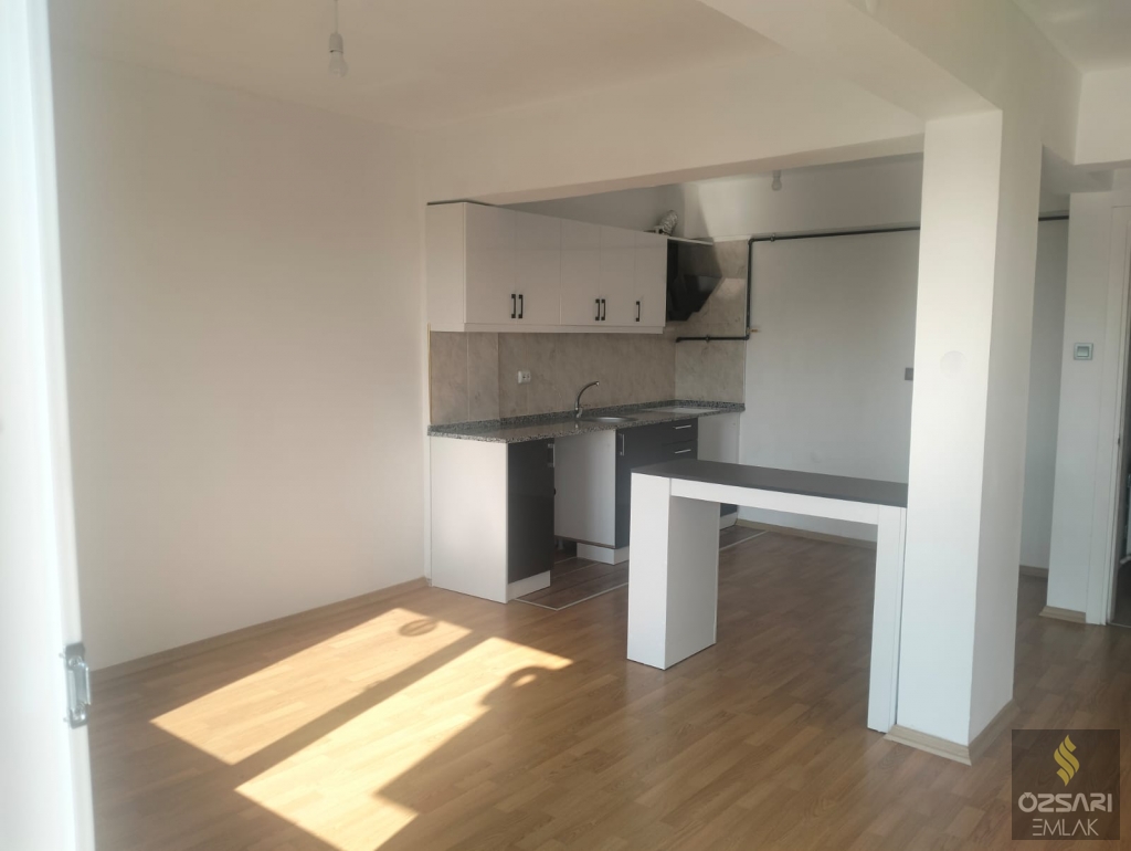 BORNOVA İNÖNÜ MAHALLESİNDE FULL YAPILI GÜNEY CEPHE KİRALIK DAİRE