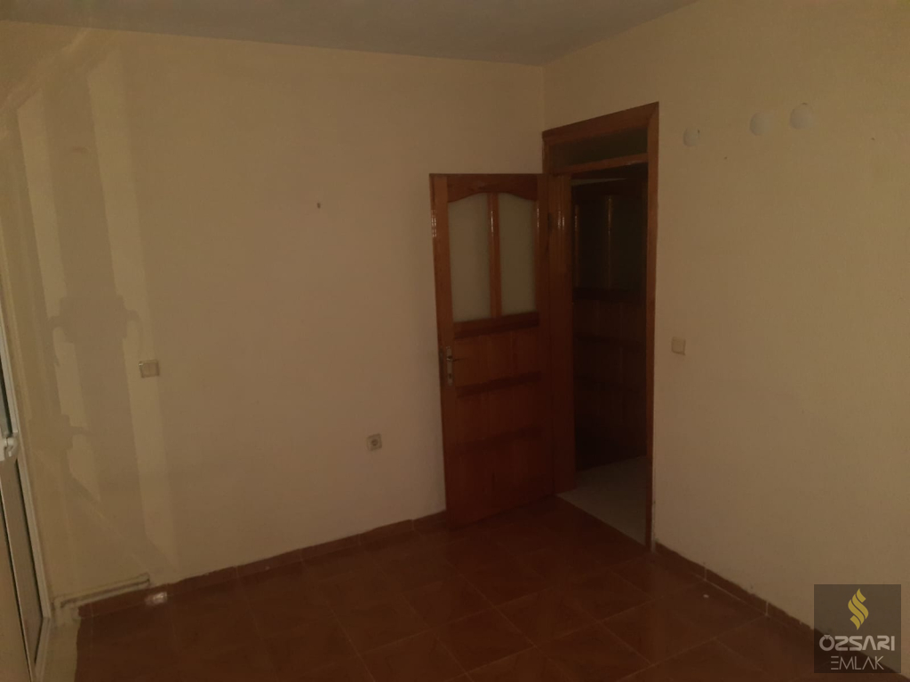 Bornova Atatürk mah. 3+1 doğalgazlı kiralık Daire