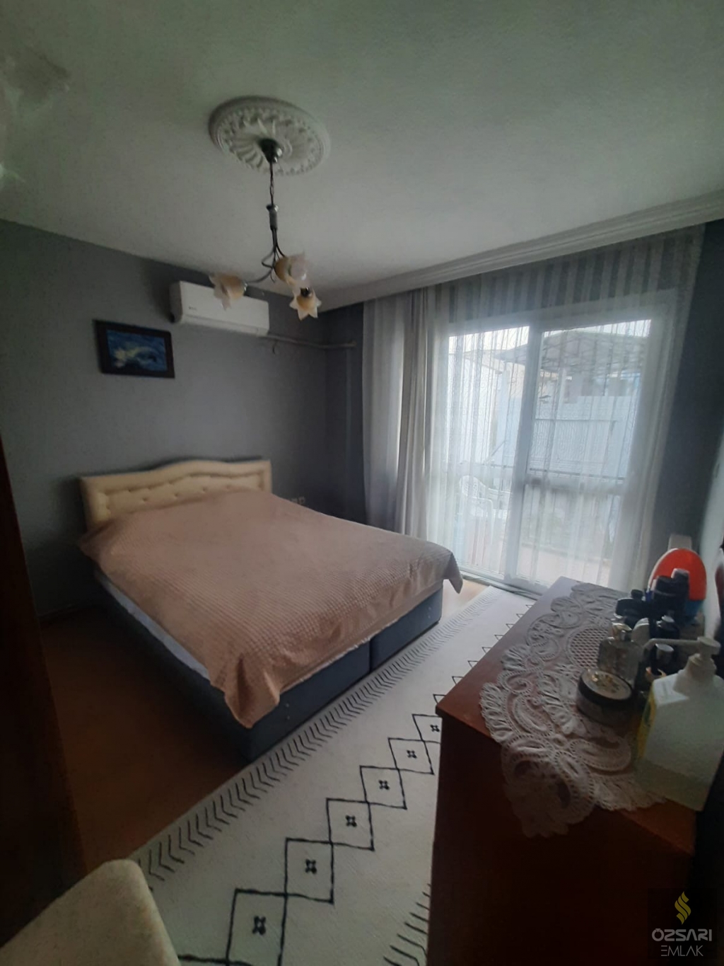 BORNOVA ATATÜRK MAH. KOMPLE SATILIK 4 KATLI BİNA