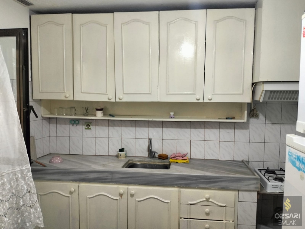 BORNOVA İNÖNÜ MAHALLESİNDE 2+1 EŞYALI DAİRE