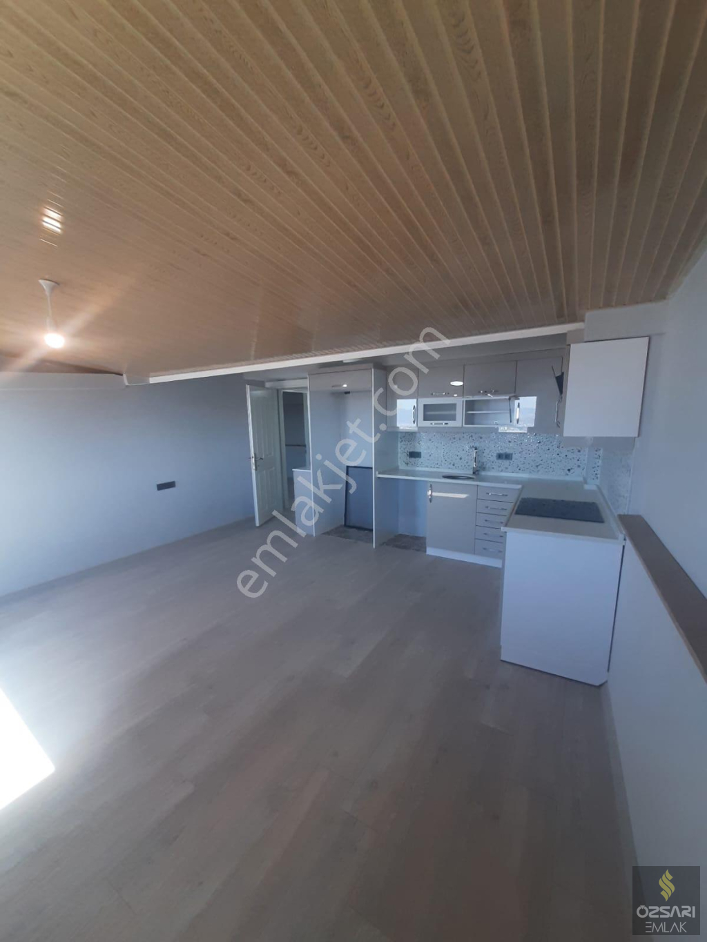 Bornova İnönü mah. 2+1 yeni yapılı kiralık Daire